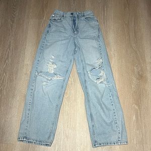 GARAGE - ripped light wash baggy jeans!!